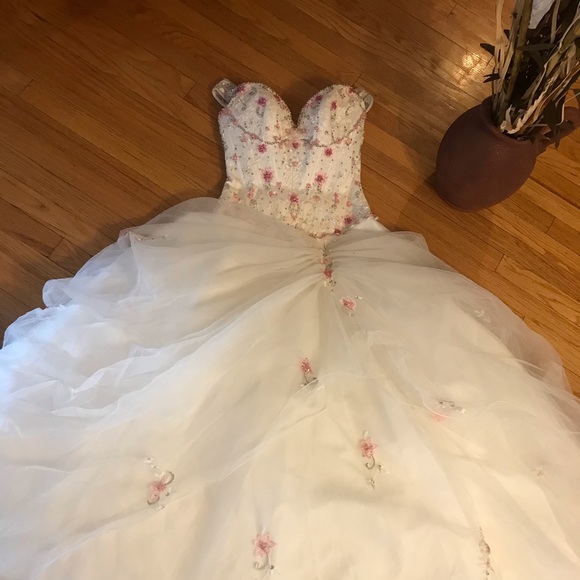 pink/white off-shoulder quinceanera ball dress - Picture 14 of 16